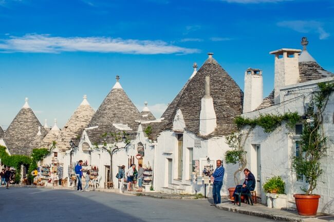 Many of the trulli buidings are now tourist shops. Many of the trulli buidings are now tourist shops.