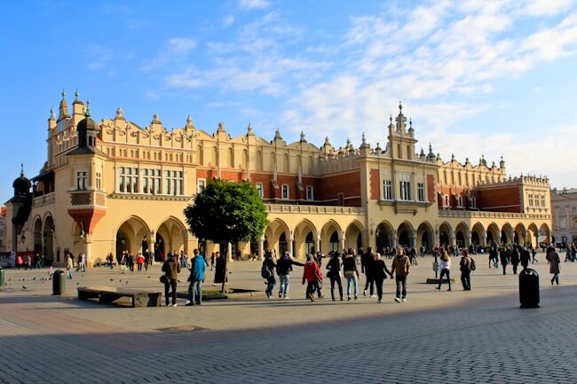 Krakow Cloth Hall and expansive main market square.