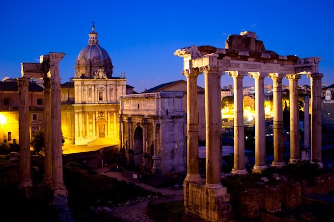 Vespa Tour of Rome - The Roman Forum Vespa Tour of Rome - The Roman Forum