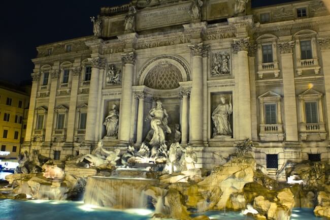 Tour of Rome on a Vespa: Finishing at the Trevi Fountain Tour of Rome on a Vespa: Finishing at the Trevi Fountain