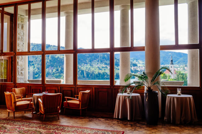 Coffee and cake with a view in Vila Bled