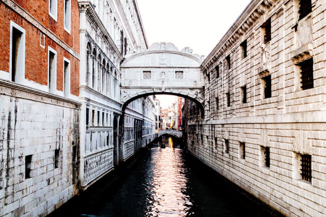 The enclosed Bridge of Sighs 