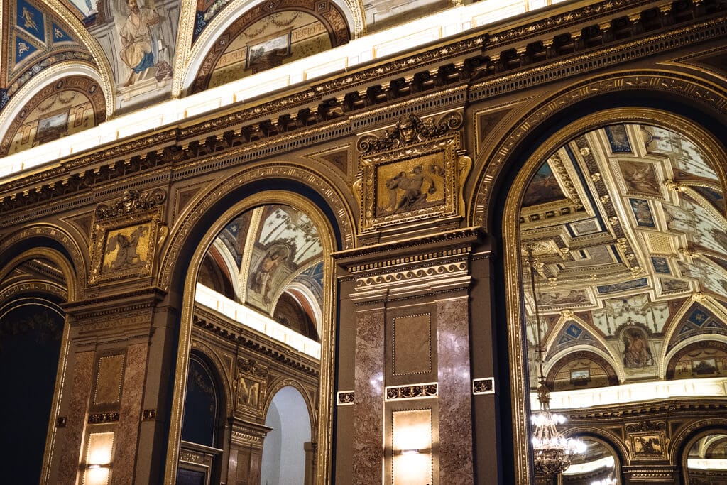 Paris Department Store - Book Cafe