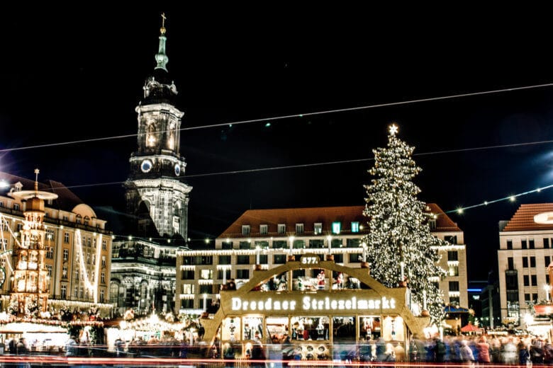 Striezelmarkt in Altmarkt Square